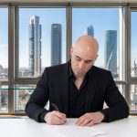 Fredi Mosteirin firma con una editorial francesa para los próximos ocho años