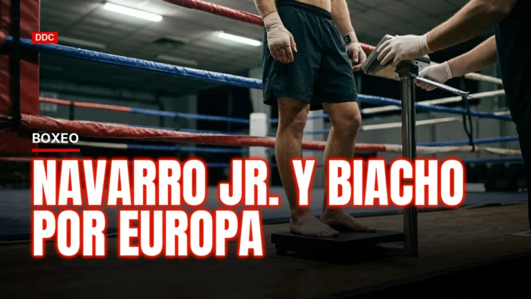 Báscula de pesaje oficial dispuesta frente a un ring de boxeo antes del combate por el europeo supermedio.