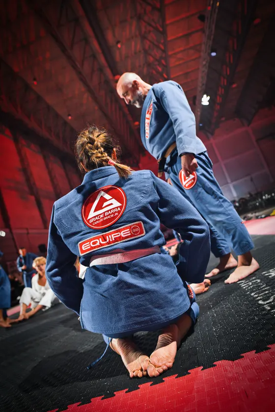Grappling en el dojo arena