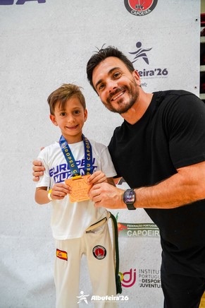 Cocada con su medalla de bronce en infantil a