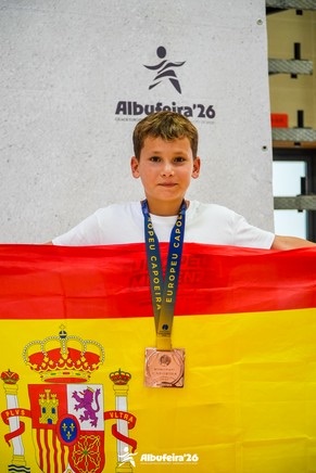 Martin monjas, lagarto, con su medalla de bronce