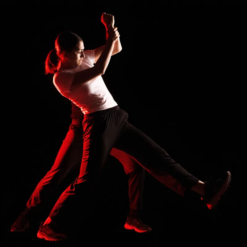Free dojo lugo | mma, kickboxing, muay thai, bjj, boxeo Clase de defensa personal en free dojo lugo: distancia, reacción y toma de decisiones