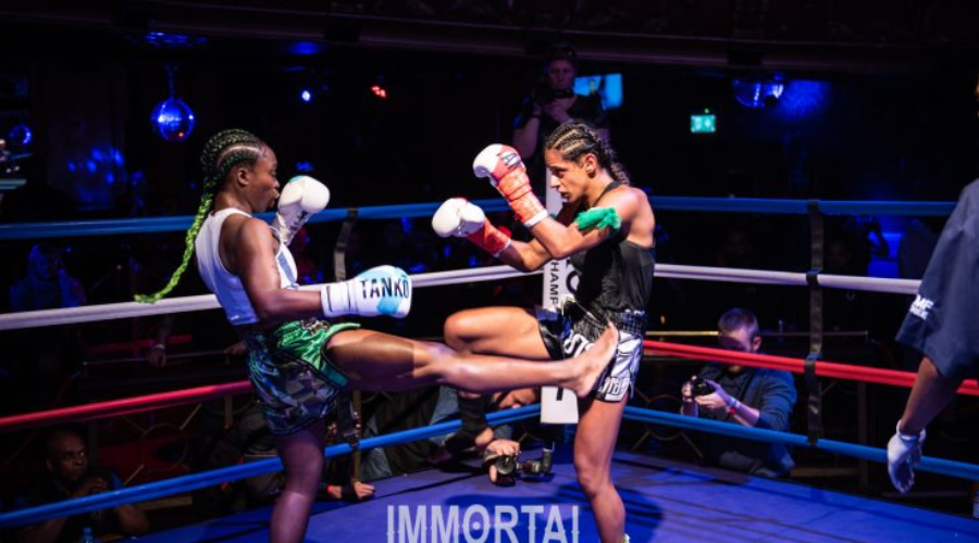 La leyenda británica Sam gana el combate de regreso en Immortal Champions 3